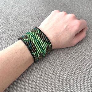 NWOT - Lizard Loomed Beaded Cuff Bracelet